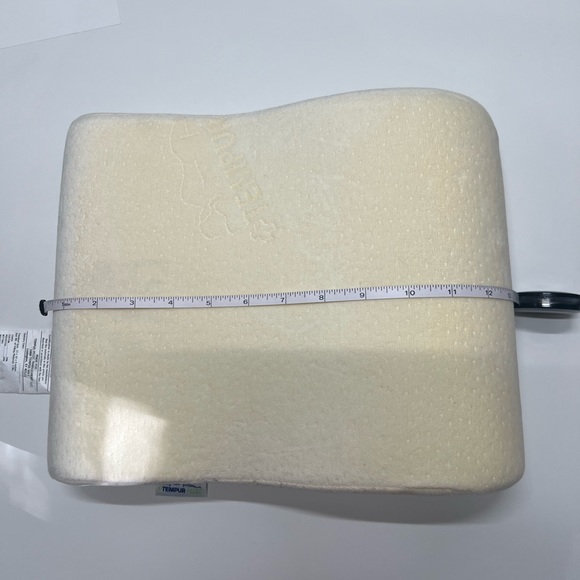 Never Used Tempur-Pedic Travel Neck Pillow with Case 13” x 10” x 4” - Picture 7 of 8